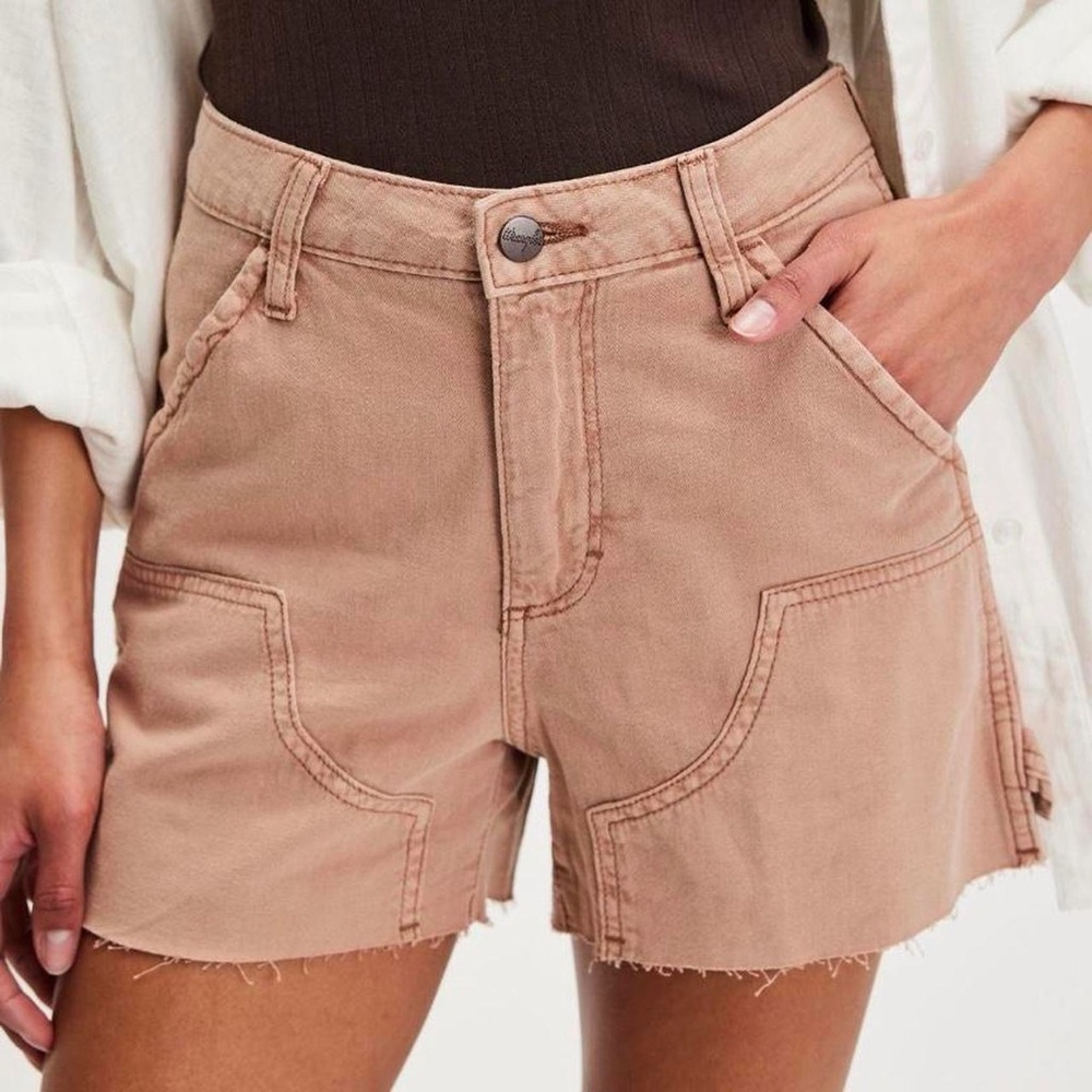 NWT Wrangler x Free People Cowboy Carpenter Cut Off Shorts in Raw Umber - 26
